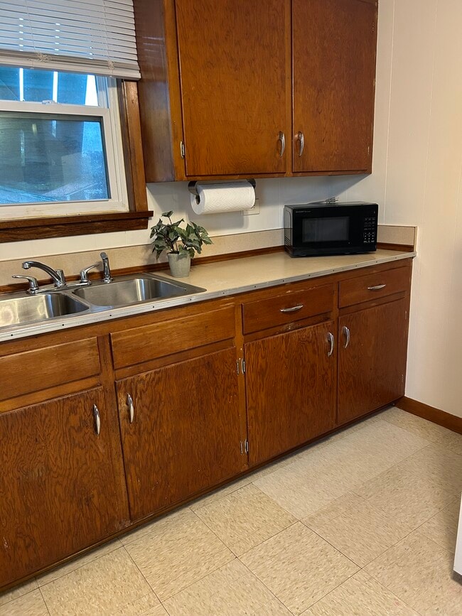 Photo - 204 N Carol St