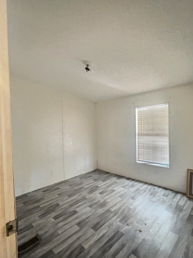 Photo - 16494 FM 1774