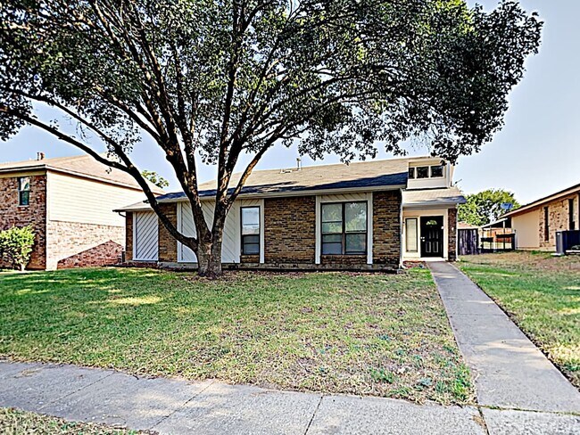 Photo - 7419 Elderberry Ln House