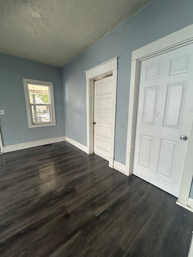 Photo - 604 W Marion St Unit 604 West Marion Street- 1