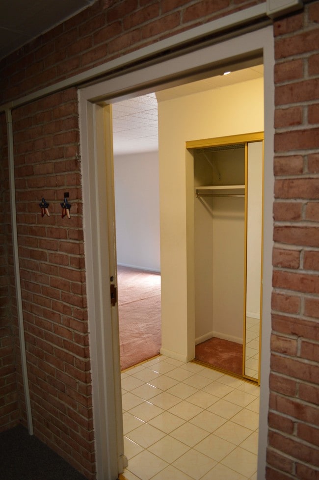 Entrance - 521 Forest Green Dr Unit 521