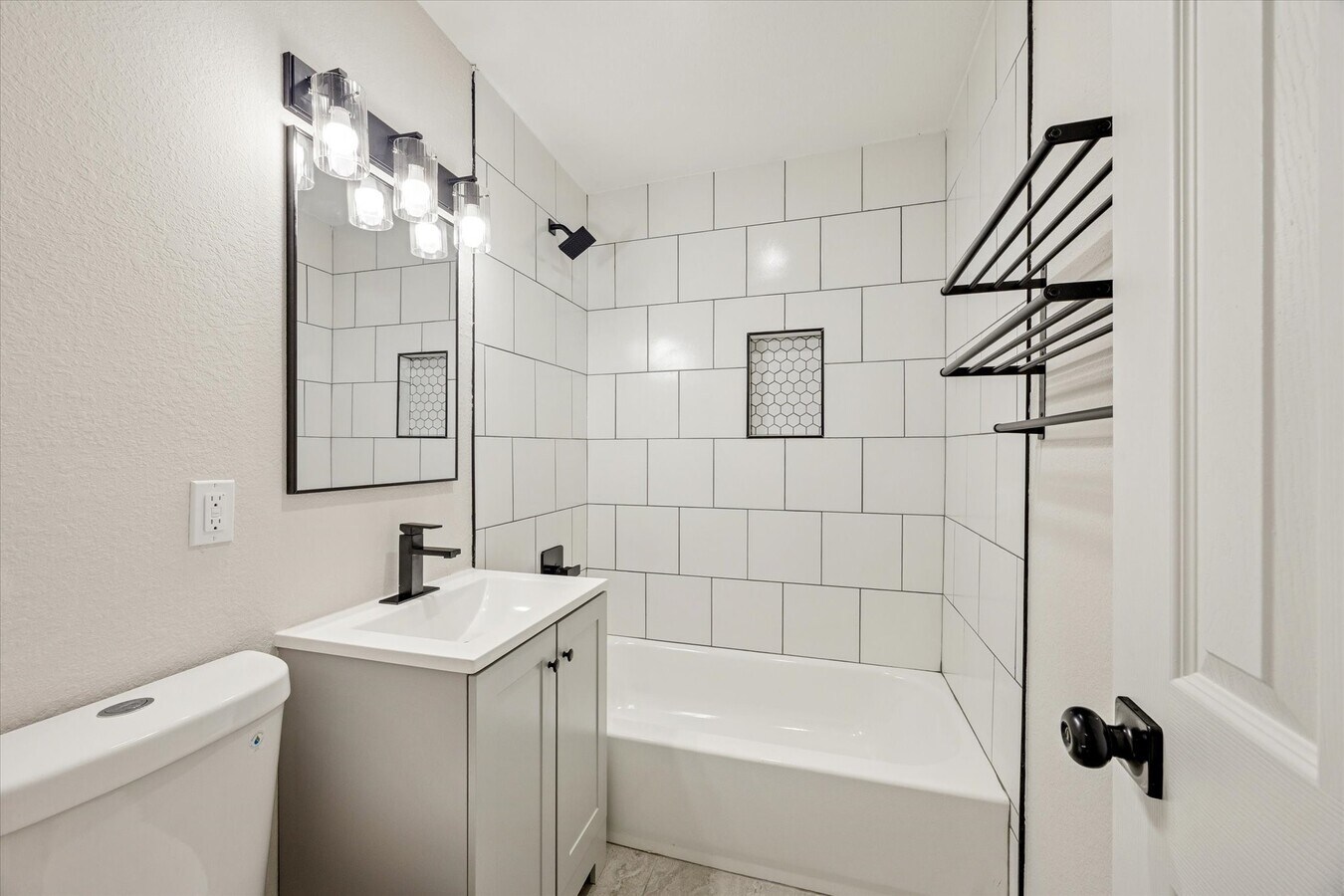 Photo - 6731 London St