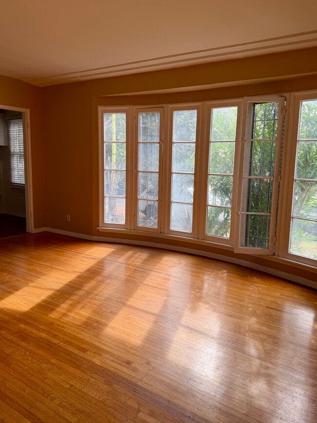 Living Room - 346 N Curson Ave Unit 346 N Curson Ave
