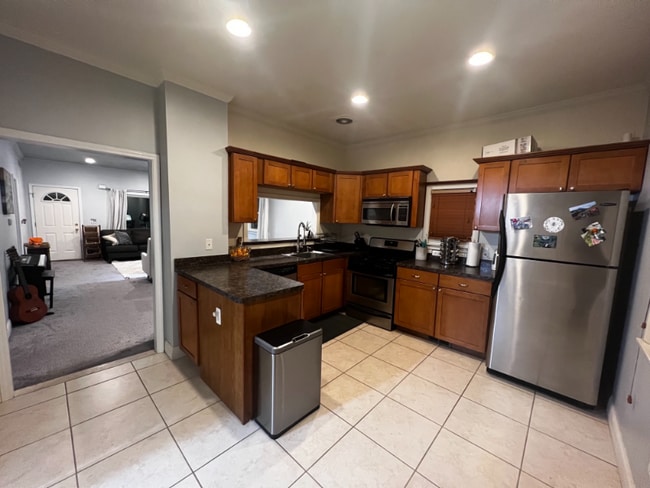 Photo - 2745 Pardee Ave