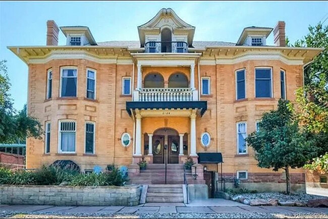 2124 E 17th Ave Unidad Sterling Park Condo Unit 7