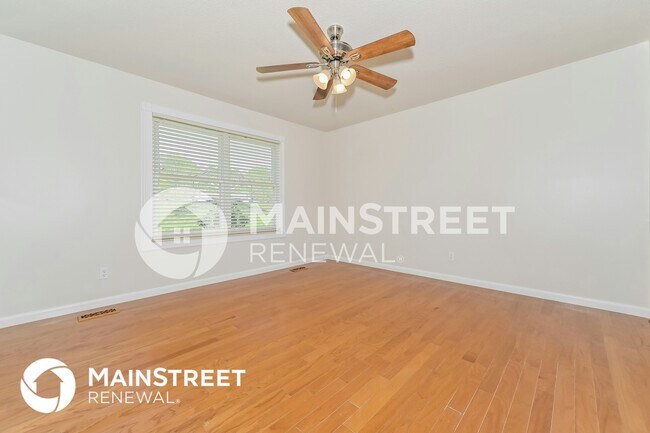 Photo - 5505 Malmsbury Rd NW