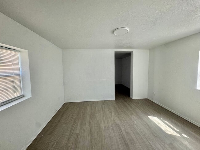Photo - 529 SE 15th St