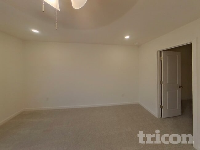 Photo - 304 Trulove Ln