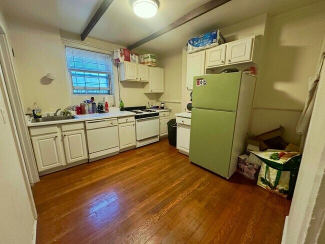 Charming Juneau Village Apartments!