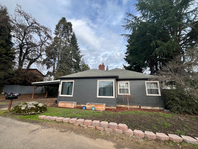 Building Photo - 18320 Dickerson Ln