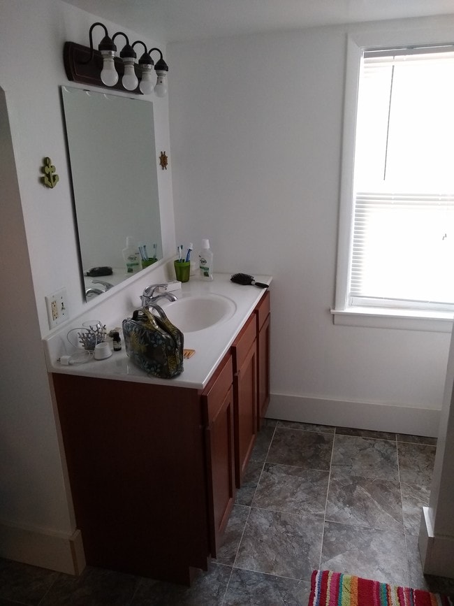 Photo - 301 W Ells Ave