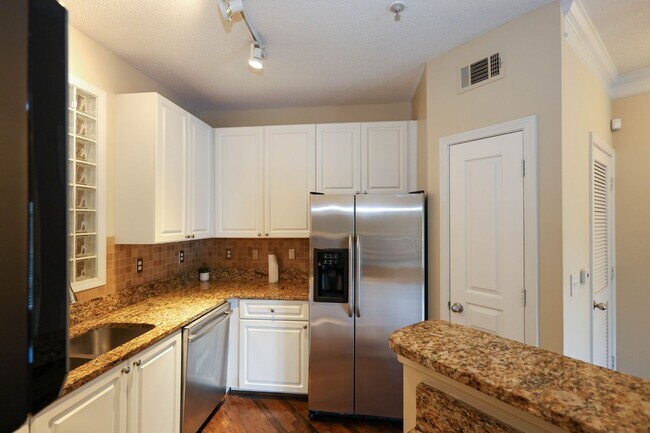 Photo - Villa Sonoma Brookhaven Unit 2405