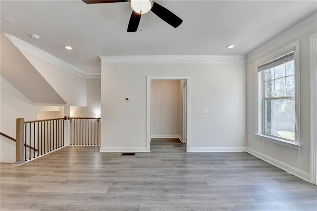 Photo - 3159 Clairebrooke Ave