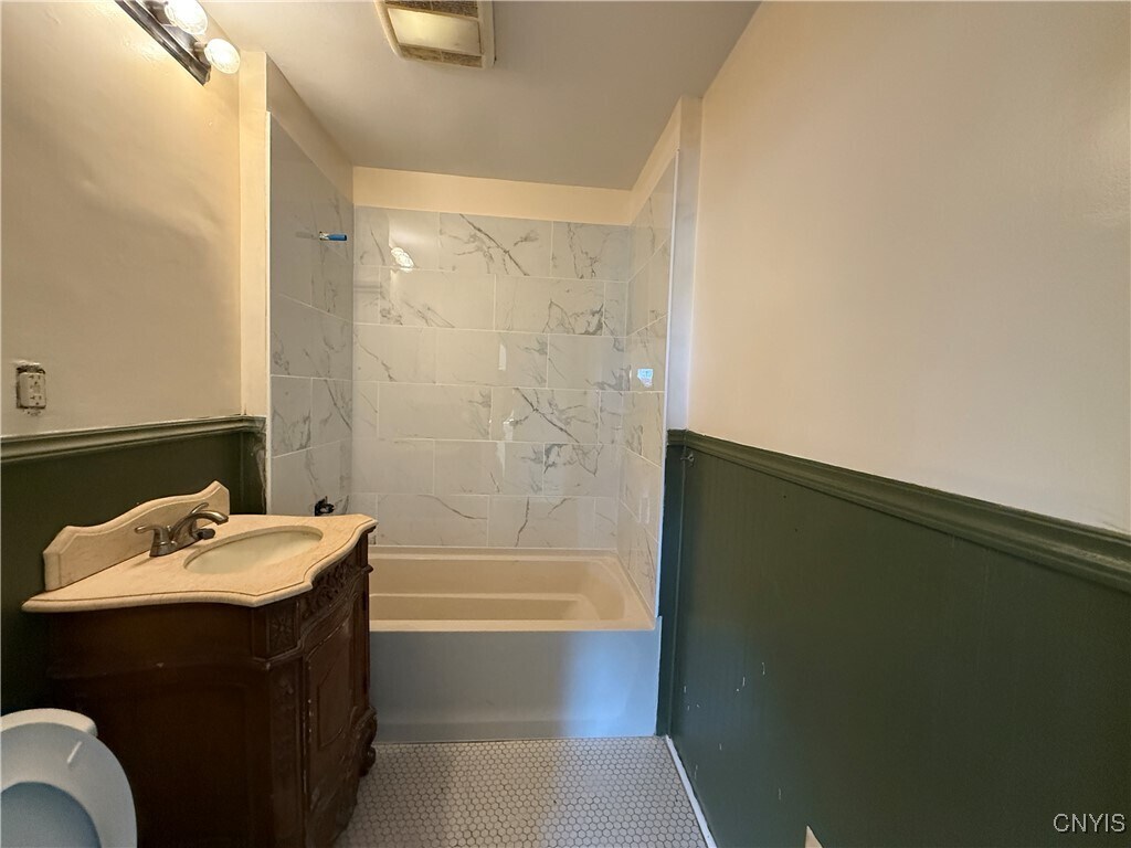 Photo - 1200 N Glencove Rd