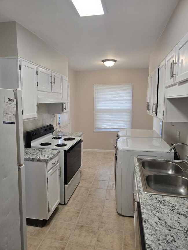 Photo - 4882 Amboy Rd