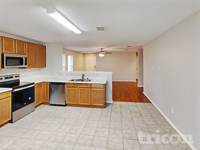 Photo - 1128 Maplewood Ln