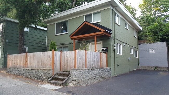 Building Photo - 3822 Fremont Ave N Rental