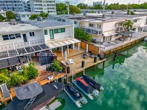 Photo - 830 Raymond St