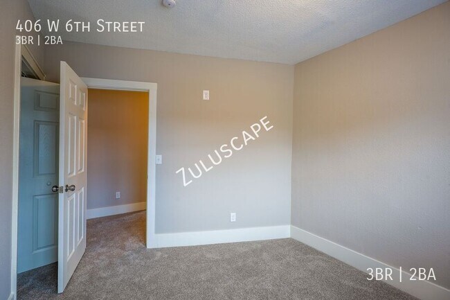 Photo - 406 W 6th St