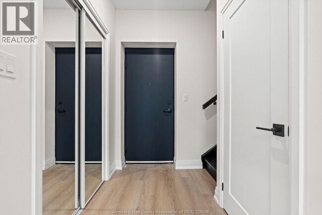 Photo - 4300 Laurier Pkwy