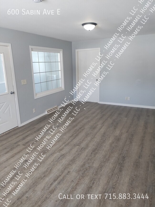 Photo - 600 Sabin Ave E