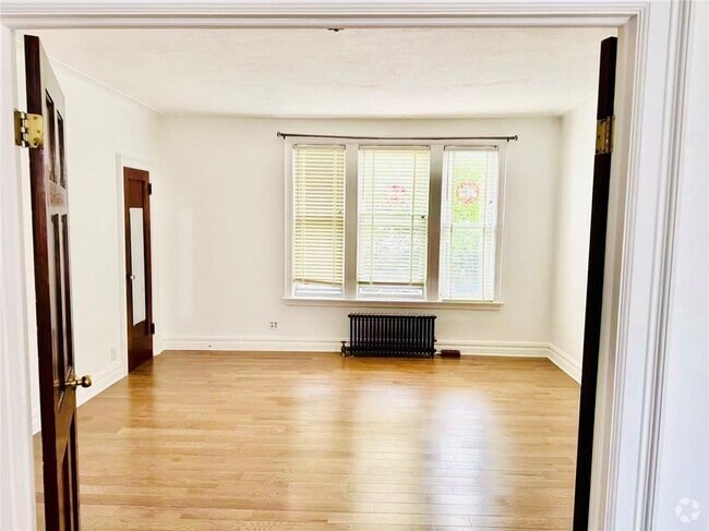 Building Photo - 34 70th St Unit 2 Rental