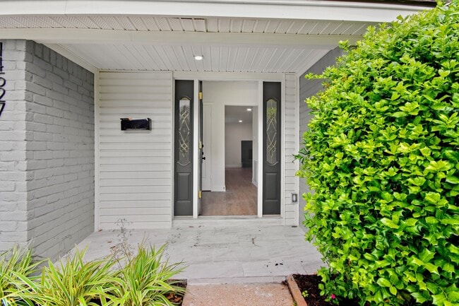 Photo - 14527 Duncannon Dr