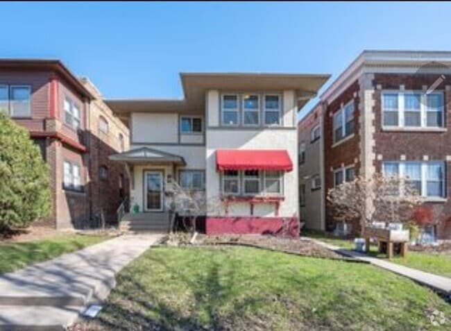 Building Photo - 715 Grand Ave Unit 2 Rental