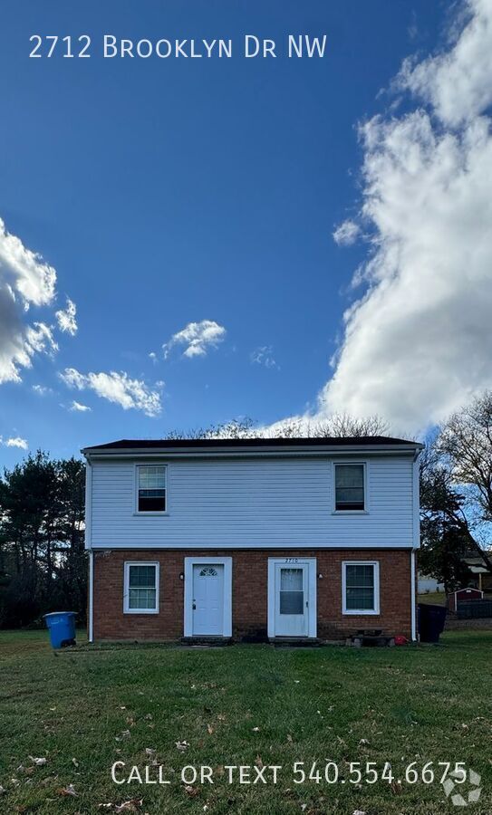Building Photo - 2712 Brooklyn Dr NW Rental