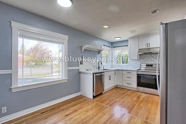 Photo - 3 Bed, 2 Bath Home Near Mill City Park in Portland
