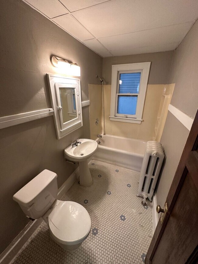 Photo - 3700-3706 E Pulaski Ave - 9 unit Unidad 3700 #3