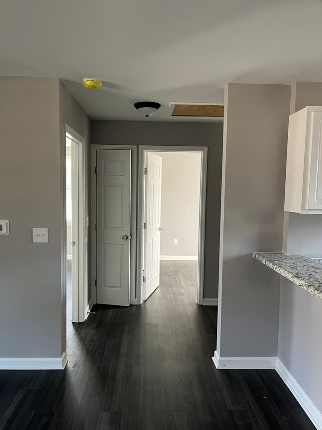 Photo - College Court Apts