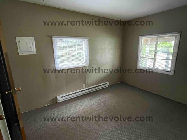 Photo - 100 E Williams St