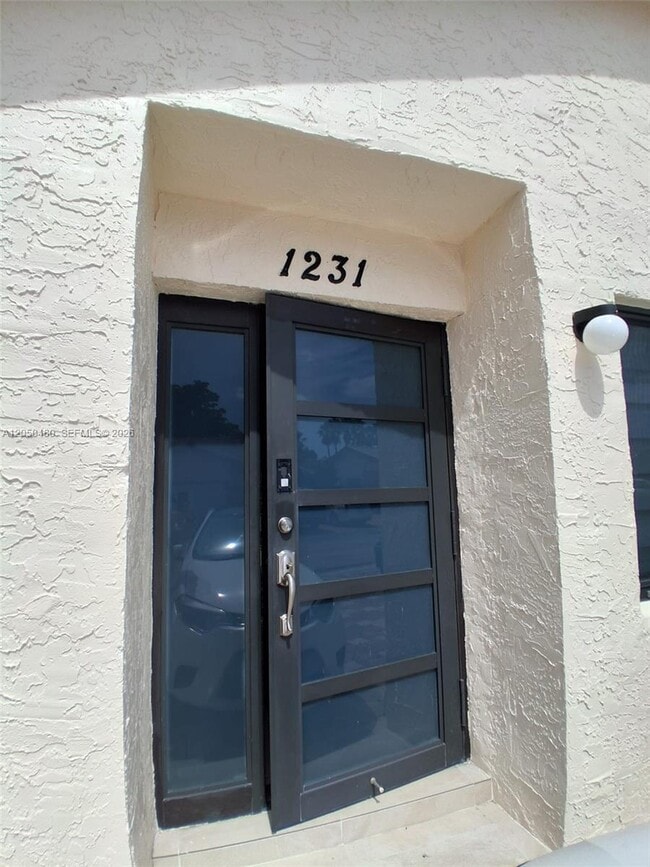 Building Photo - 1231 SW 136th Pl Unit A