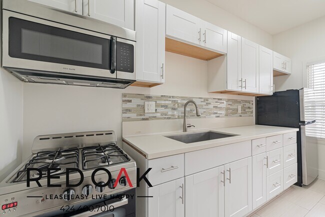 Photo - 2933 W 8th St Unit 304