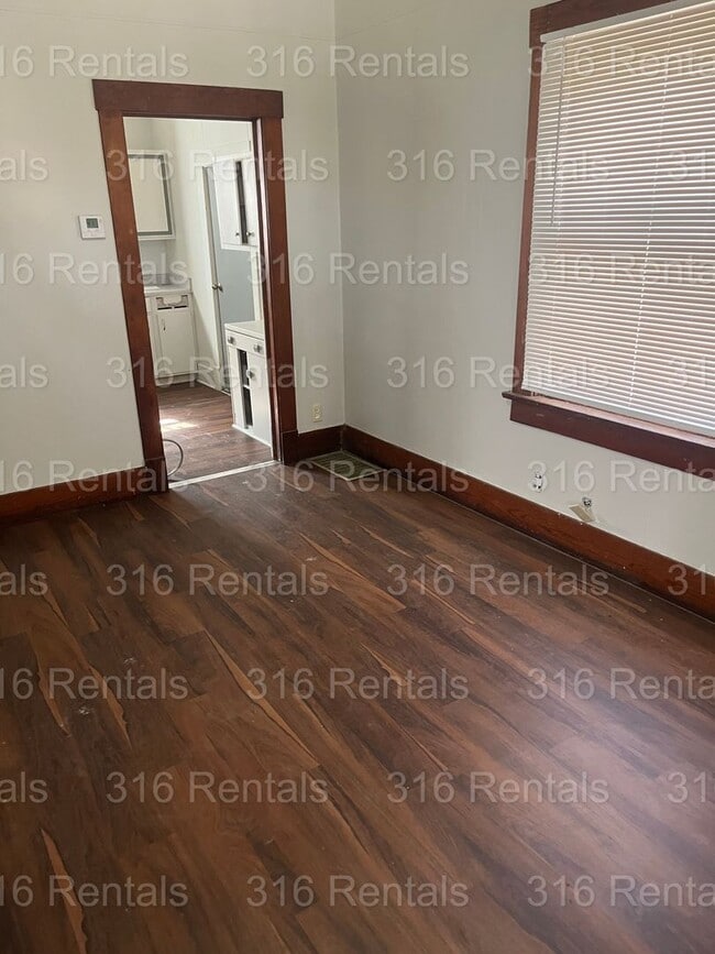 Photo - 425 SW 3rd St