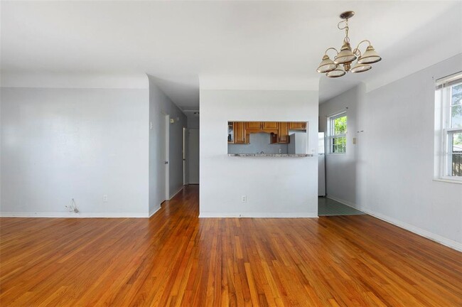 Photo - 2900 Leslee Lake Dr N