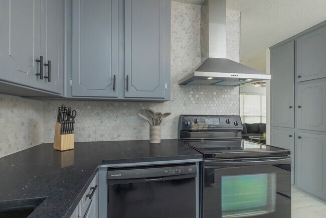 Photo - 1704 Kynette Dr