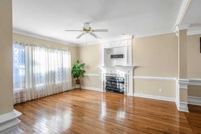 Photo - 1108 Brittley Way