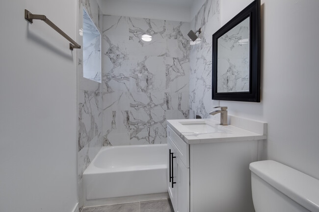 Photo - 1906 N Whipple St Unit 101