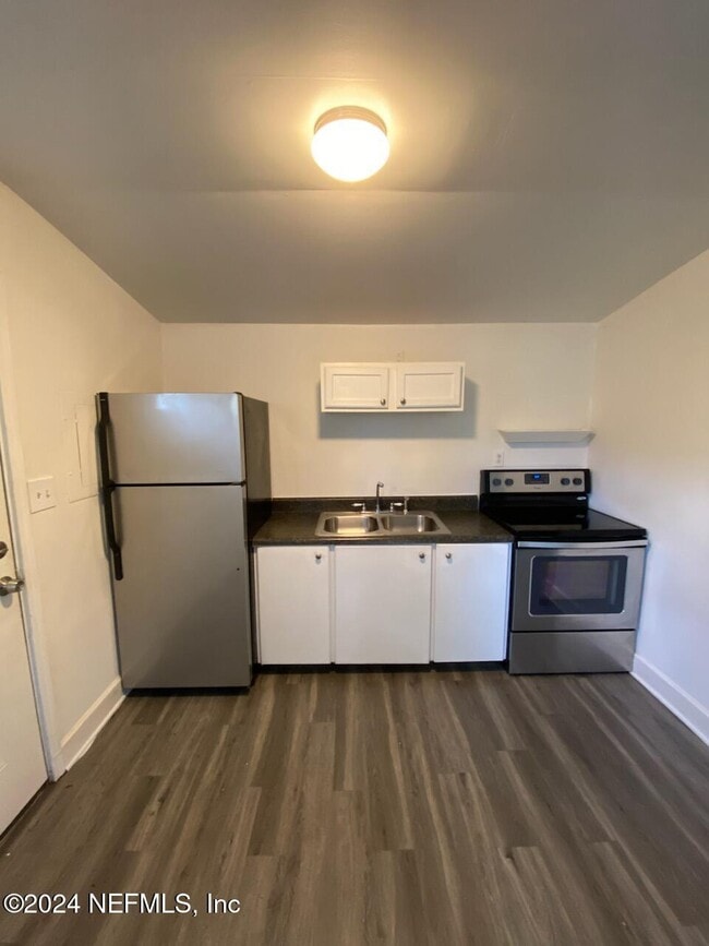 Photo - 4803 Lexington Ave