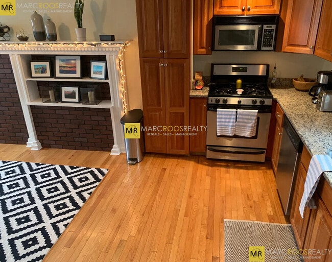 Photo - 318 Bunker Hill St Unidad 3