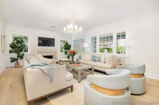 142 Seabreeze Ave
