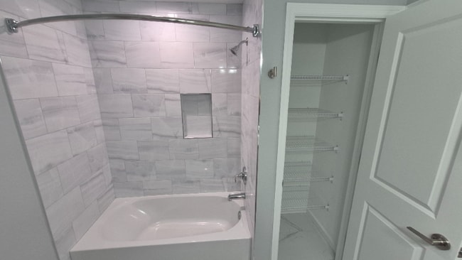 Photo - 661 Myra Ln NW