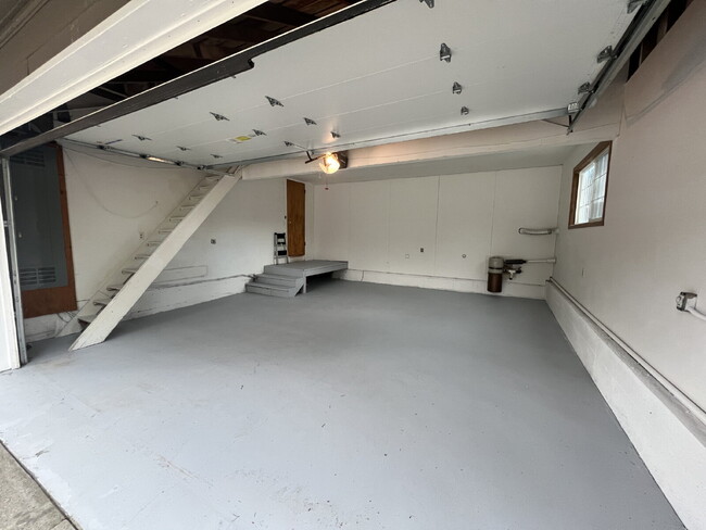 Photo - Spacious Living, Functional Comfort & Unbeatable Convenience Unit A