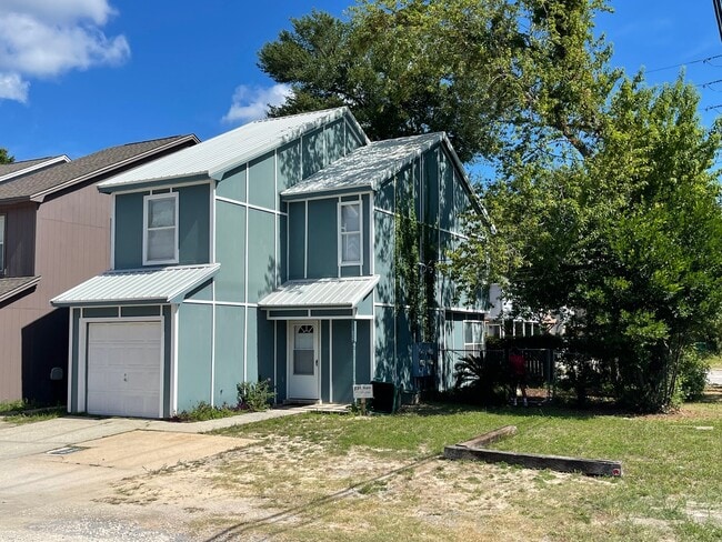 Photo - 300 OLYMPIA CT