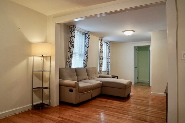 Photo - 27 Turner St Unit 1