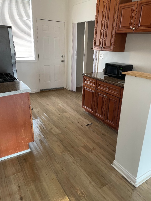 Photo - 1640 W 57th St