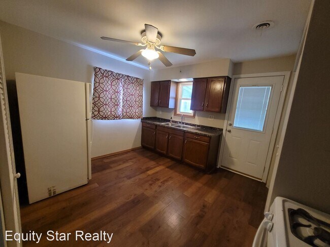 Photo - 2 br, 1 bath House - 4411 KENMORE AVE