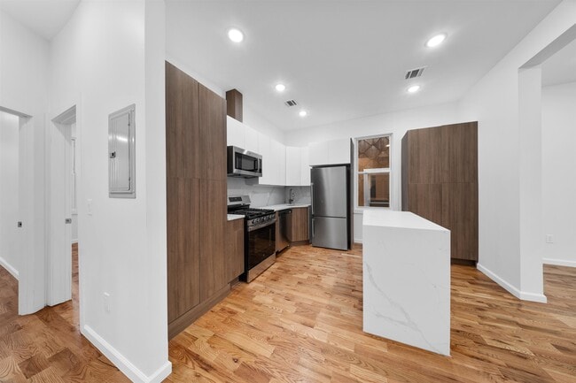 Photo - 1111 53rd St Unidad 3